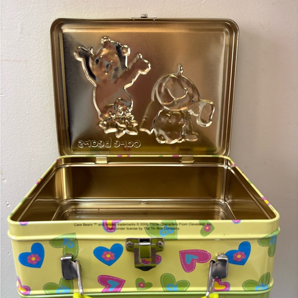 Care Bears 2006 Tin Box - Picture 7 of 9